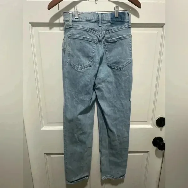 Abercrombie and Fitch 90s Straight Ultra High Rise Jeans Size 2 EUC - Image 3