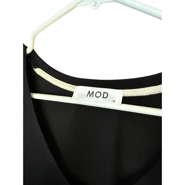 Mod Boutique black and white striped tshirt nwt - Image 4