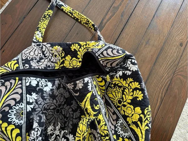 Vera Bradley Large Duffle Overnight Bag Baroque Print Yellow Black Retired - Image 6