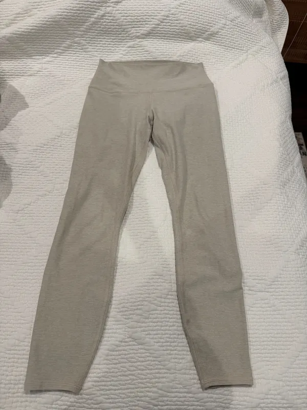 Alo alosoft leggings - Image 3