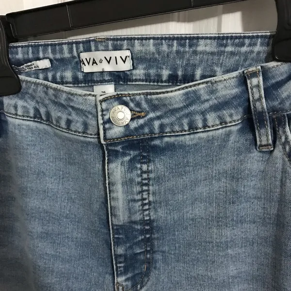 M16 NWT Ava & Viv Classic Blue Denim Jeans - Image 5