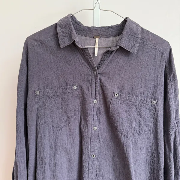 Free people shirt‎ women's size XS love, her madly, gauze, oversized shirt, blue - Image 3