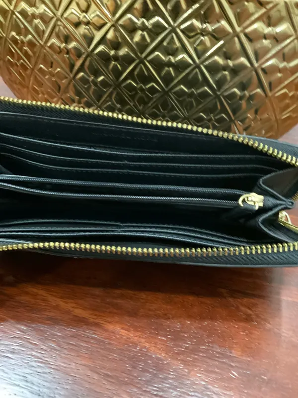 Michael Kors Multifunction Leather Wallet for Women - Black - Image 8