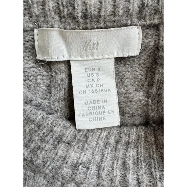 H&M Gray Cable Knit Oversized Crewneck Sweater Womens Size Small Cozy Fuzzy Wool - Image 6