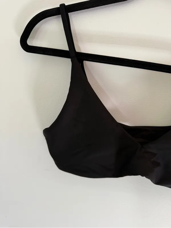 J. Crew Black scoop- V Front Bikini Top Lana classic sculpt M - Image 2