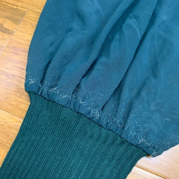 Almost Famous Knit Top Mock Neck Long Sleeve Blouson Sleeve Green‎ Size Medium - Image 4