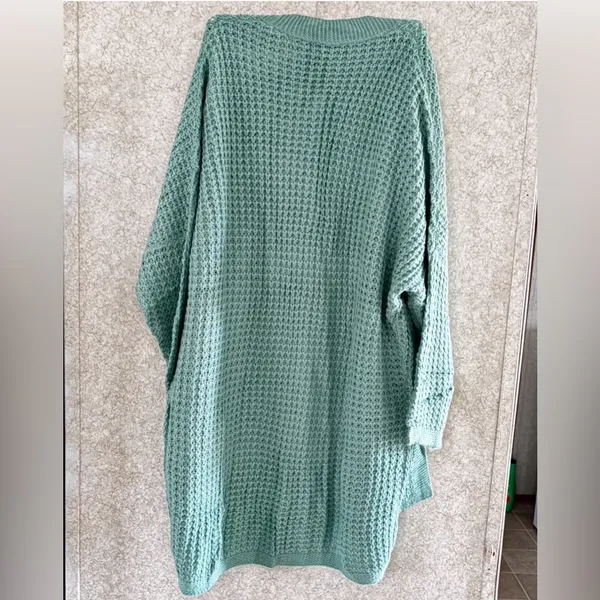 Elegant Green Women's Cardigan Sweater - Image 4