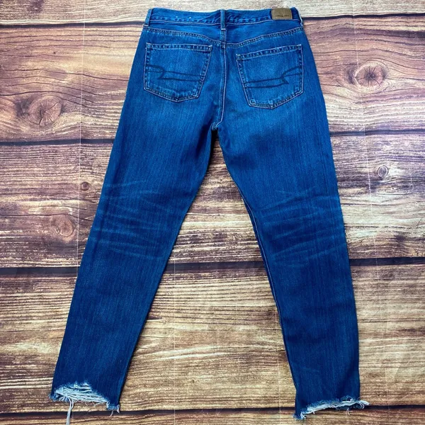 American Eagle Hi-Rise Girlfriend Distressed Medium Wash Womens Blue Jeans sz 8 - Image 3