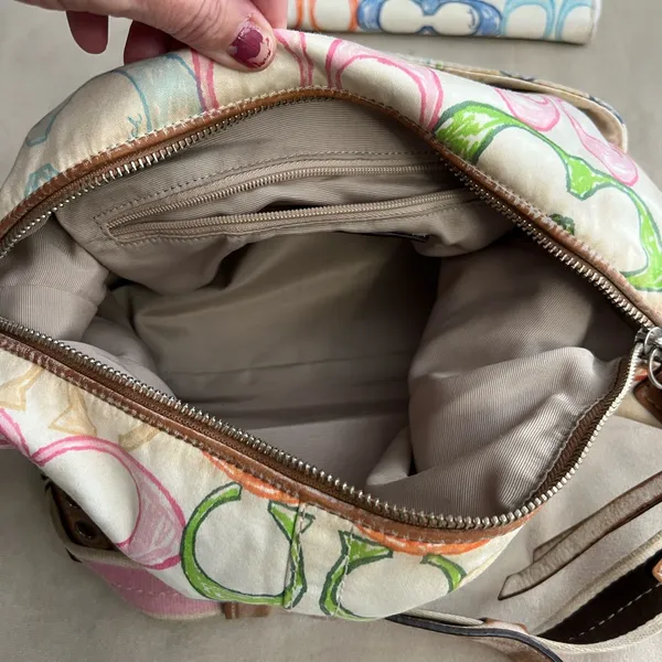 👜 COACH Scribble Signature Multicolor Shoulder Bag & Wallet Set - Image 10