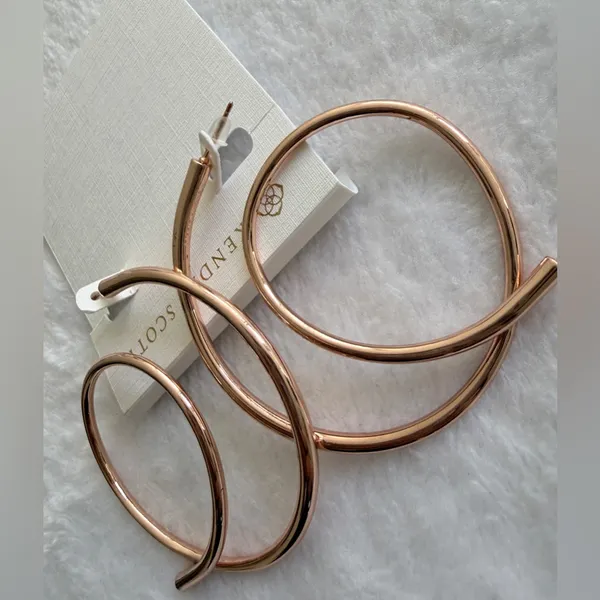 Kendra Scott Myles Twisted Rose Gold Hoop Earrings - Image 3