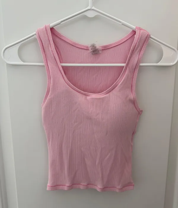 Amazon Pink Ribbed Tank Top - Image 2