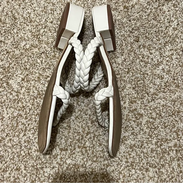 Cushionaire Neptune Off-White Braided Sandals Size 9 - Image 5