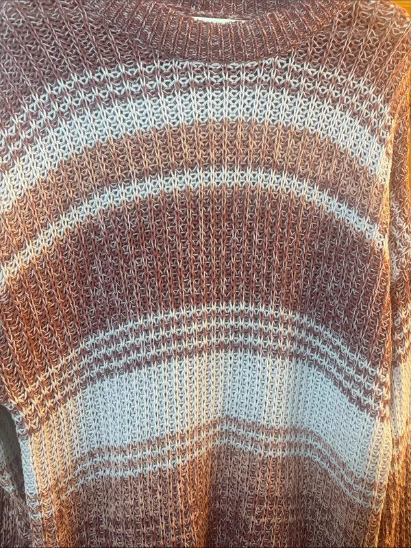 American Eagle Size Small Pink and Maroon Bohemian Style Sweater - Image 3