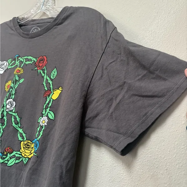 Floral Peace Sign Mushroom Hippie Boho Graphic Tee Medium - Image 4