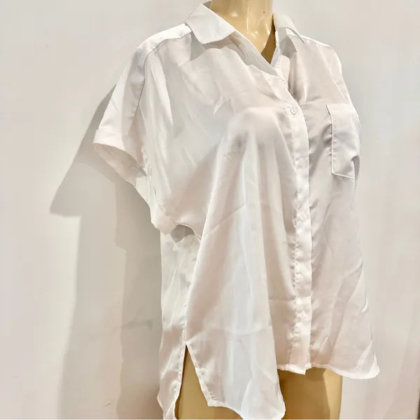 Entro White Satin Blouse Sz M Button Front Shirt Short Sleeves - Image 5