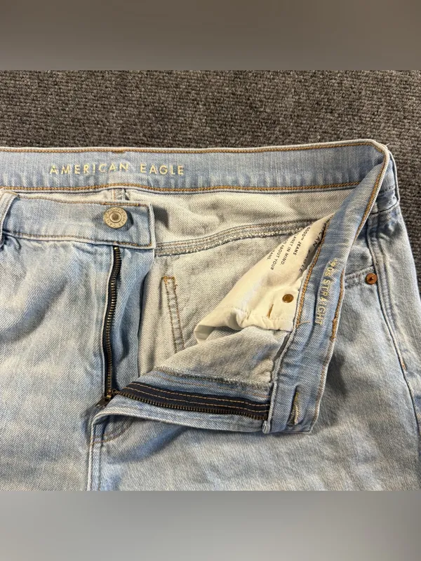 American Eagle Outfitters Women's Straight High Rise Distressed Jeans Size 18 - Image 3
