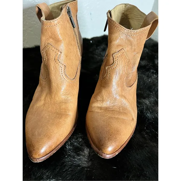 FRYE WM's Tan Reina's Camel Leather Booties Size 6.5 - Image 5
