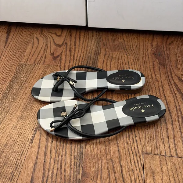Kate Spade Black Check Print Plaid Thongs Flip Flops Sandals Leather size 7.5 - Image 4