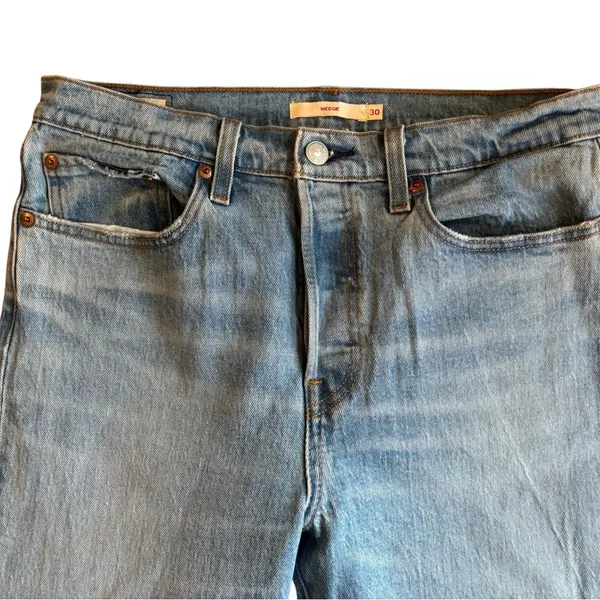 Levi's Premium Wedgie Straight Fit Cheeky Jean Sz 30X27” (10) Crop Med Wash - Image 4