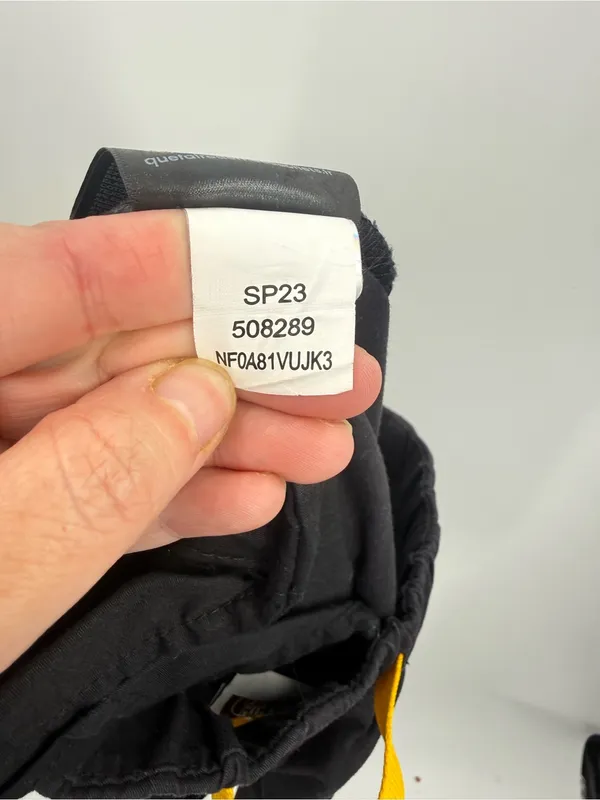 The North Face Women's Field Shorts Black w/ Yellow Belt‎ Size 0 - Image 7