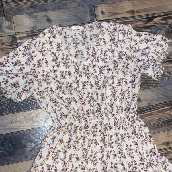 Floral Tiered Midi Dress in White with Mauve Print - Image 4