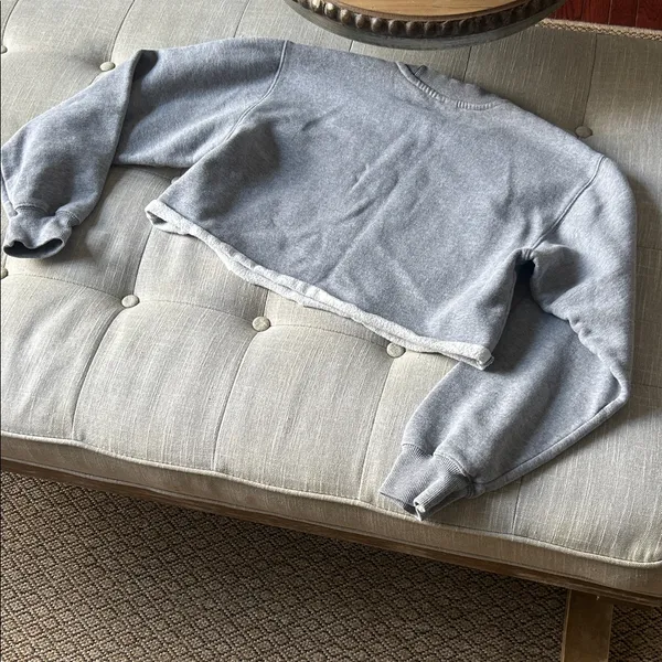 Aritzia TNA Cozy Fleece Cropped Crewneck Size Small - Image 7