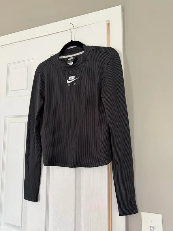 Nike Air Swoosh Embroidered Black Long Sleeve Workout Top Gym - Image 5