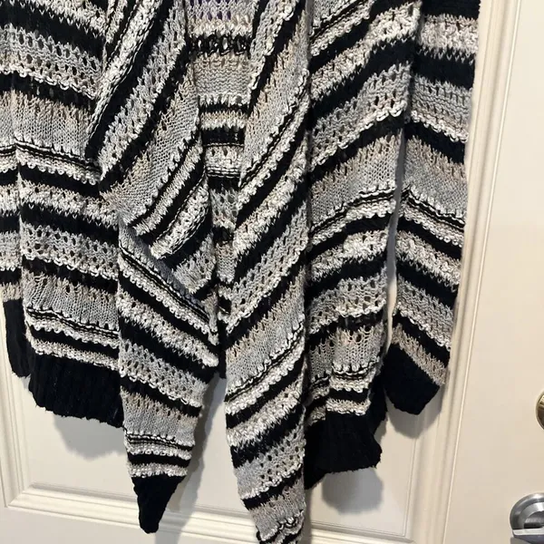 American Eagle Cardigan Sweater Women's S Crochet Open Front Black White Stripes - Image 2