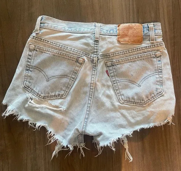 Levis denim light wash shorts - Image 8