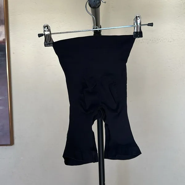 SKIMS Seamless Sculpt‎ Mid Thigh Short in Onyx NWOB Size XS black - Image 9