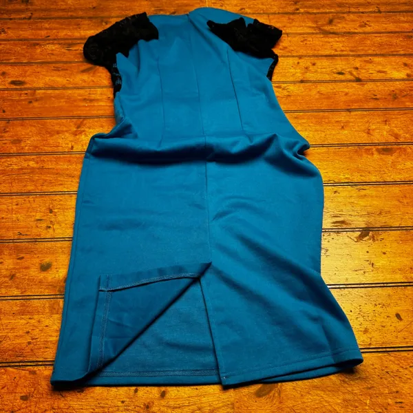 Oxiuli Fashion Teal and Black Lace V-Neck Sheath‎ Dress Size M Midi Bodycon - Image 4