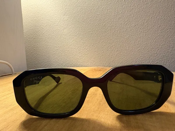 Gucci Sunglasses Black - Image 4