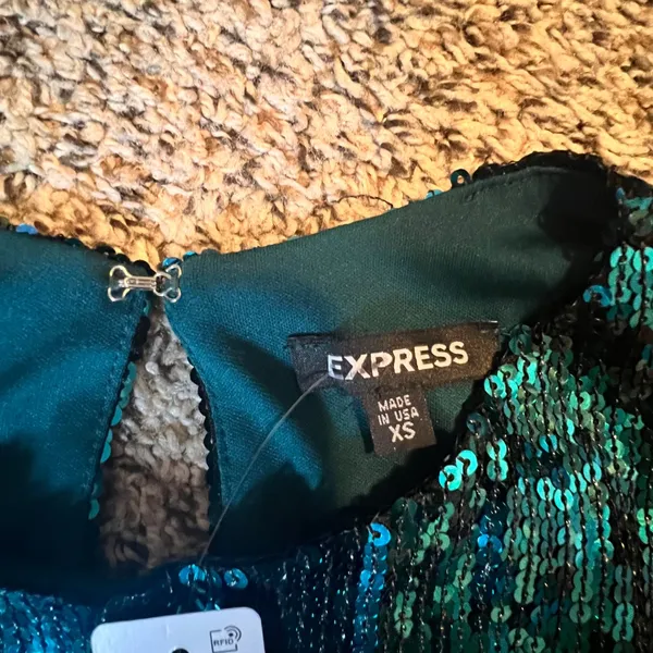 Express Womens Teal Green Sequin Sleeveless Crop Top Blouse XS New‎ With Tags - Image 2