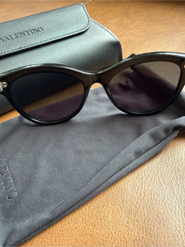 Valentino Women's VA4013 VA/4013 5001/87 Black Fashion Cat Eye Sunglasses 54mm - Image 11