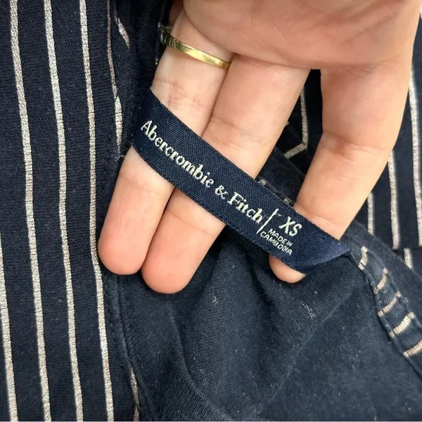 Abercrombie & Fitch Women Navy Blue‎ Crew Neck stripe T-Shirt size XS - Image 2