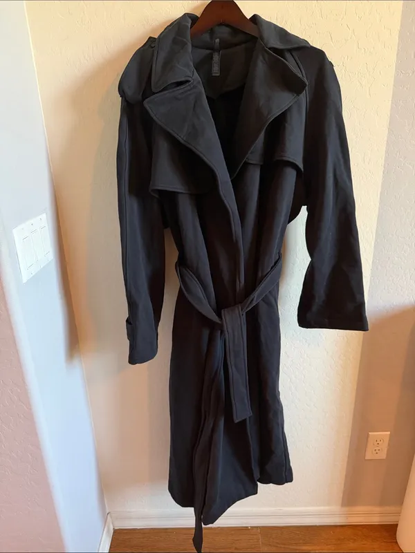 SKIMS Boyfriend Trench Jacket- size XS - Image 3