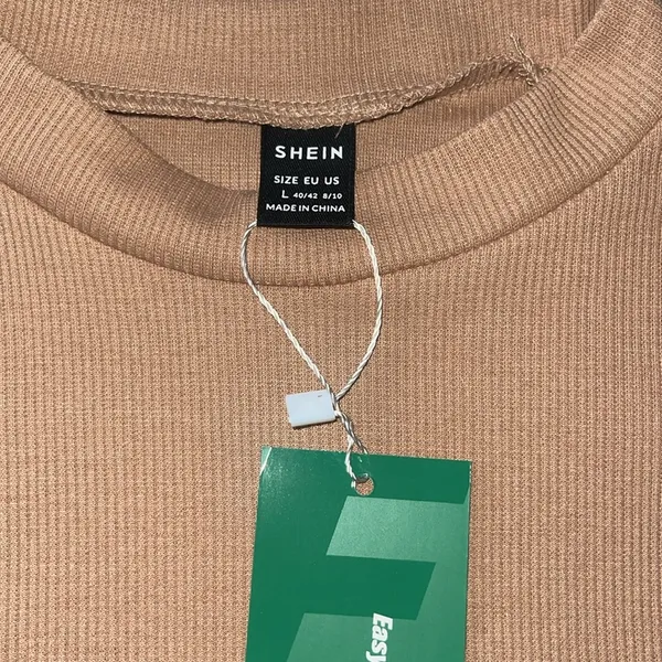Tan mock neck tee Size L - Image 3