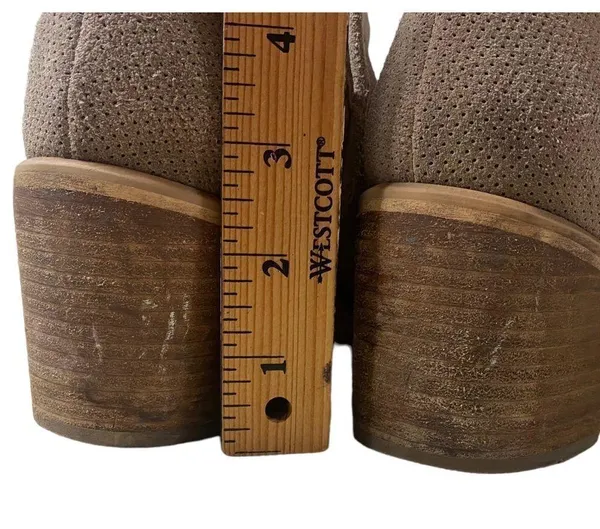 9.5 Hinge Perforated Heeled Ankle Bootie - Image 10