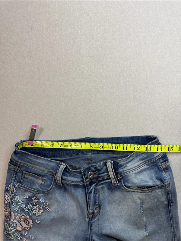 Grace Light Blue Cropped Embroidered Frayed Hem Jeans - Image 4