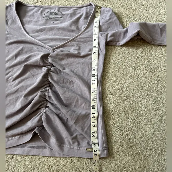 BDG‎ Urban Outfitters Ruched Front Long Sleeve Top Lilac Purple Size M - Image 6
