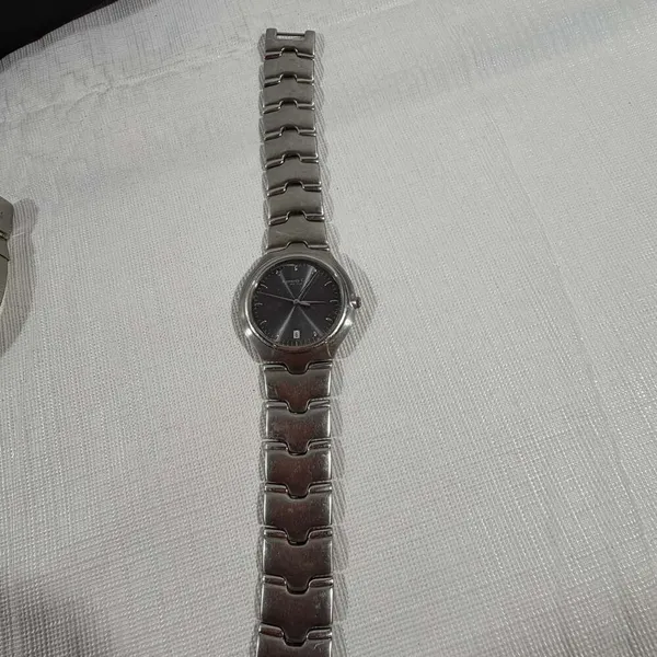 Lot of 4 Women's Vintage & Modern Watches - Avon, Kenneth Cole, Seiko - Image 2