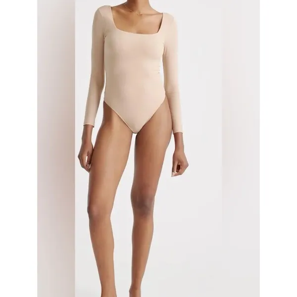 NWT Quince Second Skin Long Sleeve Bodysuit Size medium - Image 2