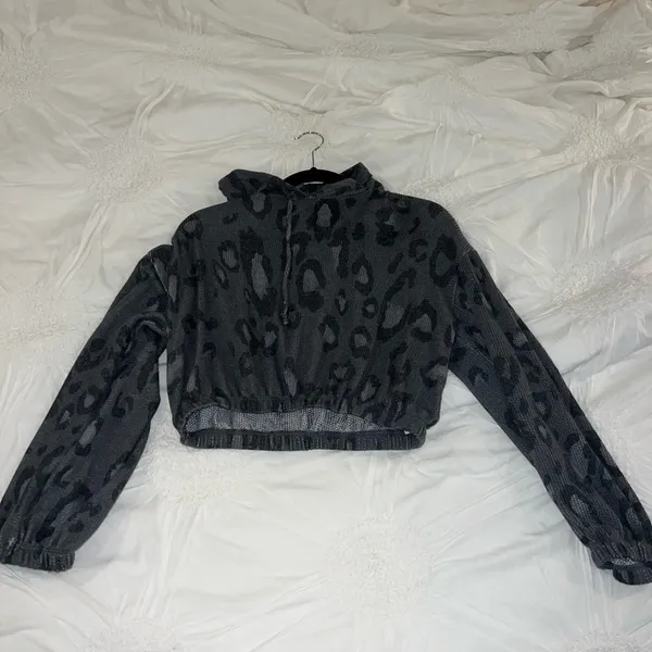 Lelis Hooded Pullover - Image 2
