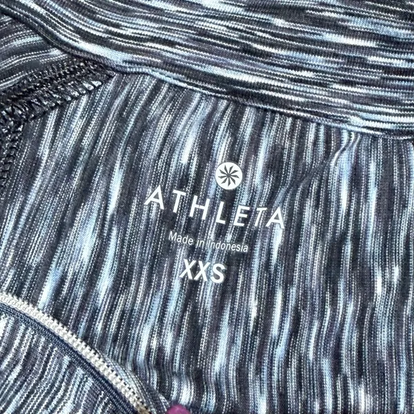 Athleta Women’s XXS Gray Long Sleeve Athletic Top Running Athleisure Pocket - Image 7