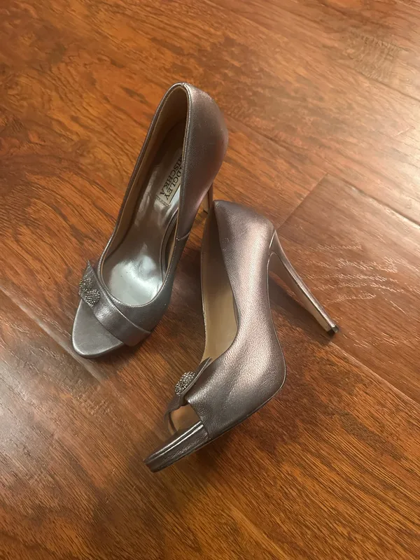 Chrome silver badgley Mischka peep toe formal heel - Image 3