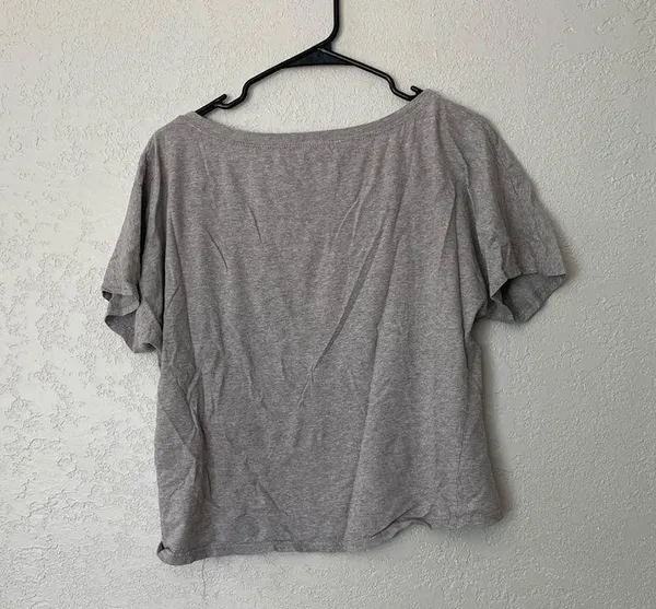 Off the shoulder gray tee Size M - Image 2