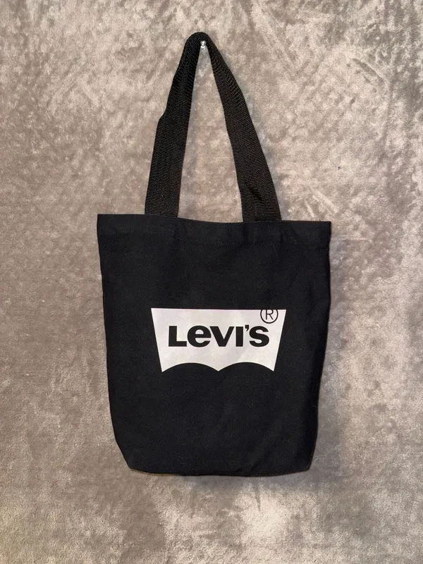 Levi's Batwing Logo Canvas Tote Bag in Black - Image 5