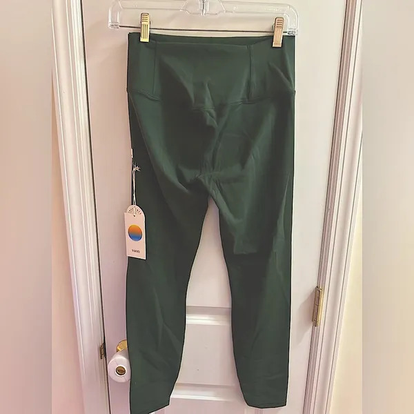 Vuori Allthefeels Aspen Leggings *** Sold Out Online - Image 2