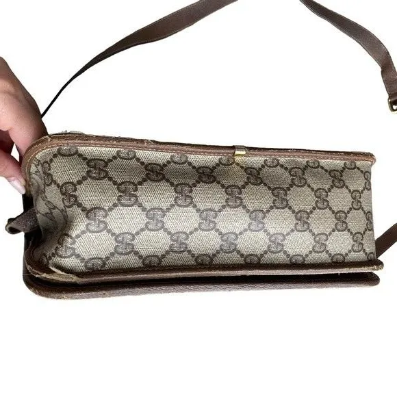 Vintage Gucci Shoulder Bag Flap Closure Classic‎ Brown Monogram - Image 6