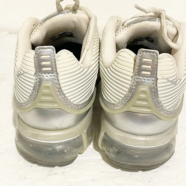 Nike Size 9‎ Air Vapormax 360 Women's Fossil / Metallic Silver Low Top Sneaker - Image 4